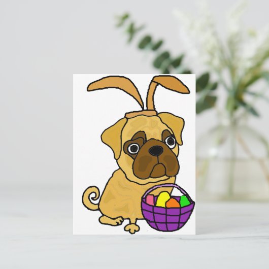 イースターのウサギの耳を搭載するおもしろいなパグ犬 シーズンポストカード (スタンド正面)