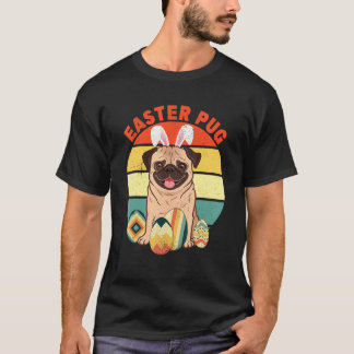 イースターのプグ犬と卵のあるイースターの日 Tシャツ