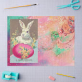 イースターの卵と春の花を持つ白うさぎ 薄葉紙 (クラフト)