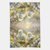 イースターの卵と牧草地のかわいい雛、ヴィンテージ キッチンタオル (縦)