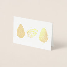 イースターの卵は色違うとパットで並んだ