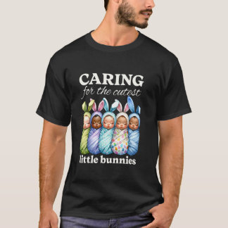 イースターの可愛いウサギの世話をする 小児科 Tシャツ
