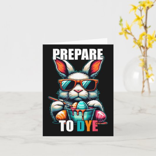 イースターの日曜日おもしろいの卵の狩りWomを染める準備 カード (黄色い花)