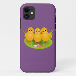 イースターの黄色いひよこが緑の草の上で楽しそう iPhone 11 ケース