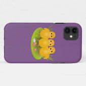 イースターの黄色いひよこが緑の草の上で楽しそう Case-Mate iPhoneケース (裏面(横))