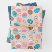 イースターをテーマにしたパターンの卵とニワトリ ラッピングペーパーシート (インサイチュ)