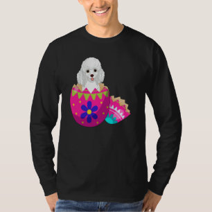 イースターエッグから孵化するトイプードルの赤ちゃん イースター Tシャツ
