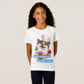 イースターエッグの上に横たわる犬 Tシャツ (正面フル)