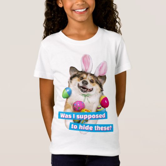 イースターエッグの上に横たわる犬 Tシャツ (正面)