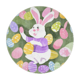 イースターエッグを持つバニー カッティングボード