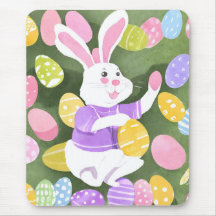 イースターエッグを持つバニー