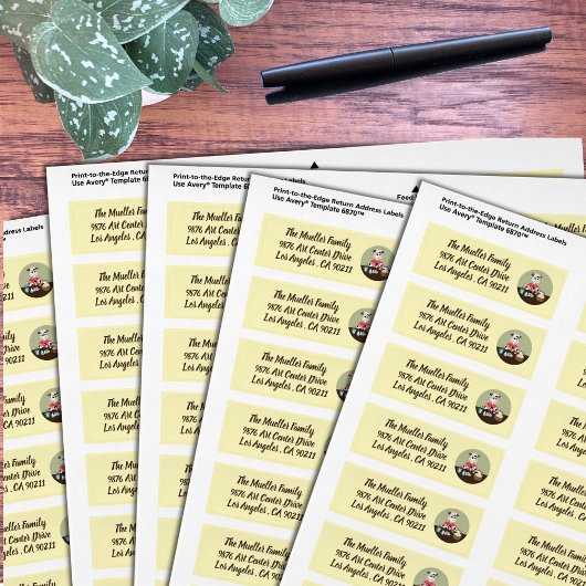 イースターエッグを絵を描いている漫画牛 ラベル