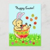 イースターエッグイエローラブラドール子犬の漫画 シーズンポストカード (正面)