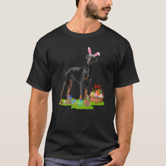 イースターエッグハントのウサギのドーベルマンピンシャーD Tシャツ