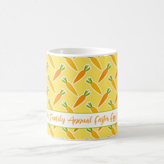 イースターエッグハントの楽しい年次家族名, ニンジン コーヒーマグカップ (中央)