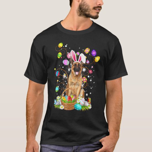 イースターエッグハントジャーマンシェパードイースター Tシャツ (正面)