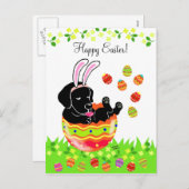 イースターエッグブラックラブラドール子犬の漫画 シーズンポストカード (正面/裏面)