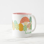イースターエッグマッシュルームと名前をカスタムする ツートーンマグカップ (正面右)