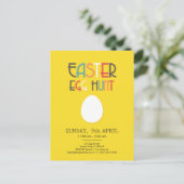 イースターエッグ狩りイエロー招待状とカスタム文字 ポストカード (スタンド正面)