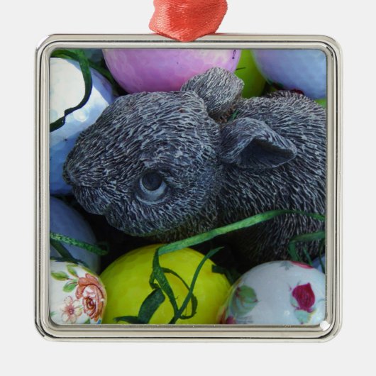 イースターエッグ、ラビットゴルフボール メタルオーナメント (正面)