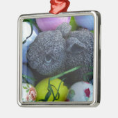 イースターエッグ、ラビットゴルフボール メタルオーナメント (左)