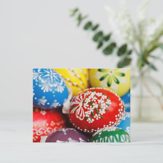 イースターカラフルエッグ、ハッピーイースター、休日 シーズンポストカード (スタンド正面)