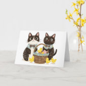 イースターキャッツイースターバスケットベビーチックス カード (黄色い花)