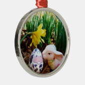 イースターバキスをするニー牛の卵 メタルオーナメント (右)