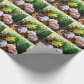 イースターバキスをするニー牛の卵 ラッピングペーパー (角)