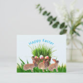 イースターバスケットとウサギのハッピーホリデー ポストカード (スタンド正面)
