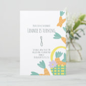 イースターバスケットフルニンジン誕生日クラフト 招待状 (スタンド正面)