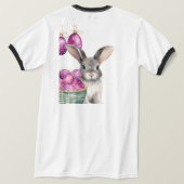 イースターバニーとセイズイースターエッグのバスケット Tシャツ (デザイン裏面)