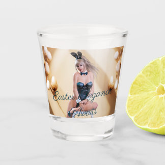 イースターバニーの女の子がラウンドエッジキューブに座って ショットグラス