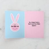 イースターバニーの耳ピンクの可愛い白い子犬 シーズンカード (内部)