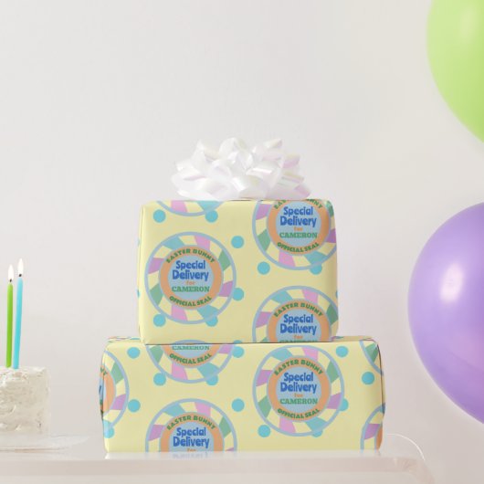 イースターバニーイエロー&ブルーからの名前をカスタムする ラッピングペーパー (パーティーギフト)
