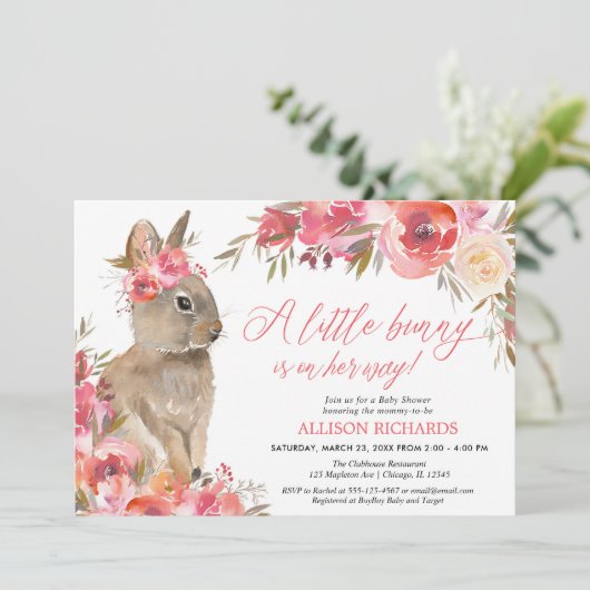 イースターバニーピンクサンゴフローラガールベビーシャワー 招待状 (スタンド正面)