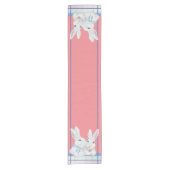 イースターバニーピンクブルーヴィンテージレトロかわいい ショートテーブルランナー (正面)