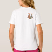 イースターバニー家族が卵を追いかける Tシャツ (裏面)