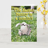 イースターバニー イズ カミン! グリーティングカード (黄色い花)