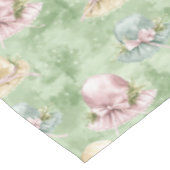 イースターパステルベビーボンネット テーブルクロス (アングル)