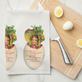 イースタービクトリアン、ヴィンテージの女の子と卵のボンネット キッチンタオル (四つ折り)