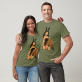 イースターピンアップ – 官能的なバニーガールとヴィンテージCh Tシャツ (ユニセックス)