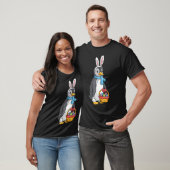 イースターペンギンうさぎ卵バスケット かわいい Tシャツ (ユニセックス)