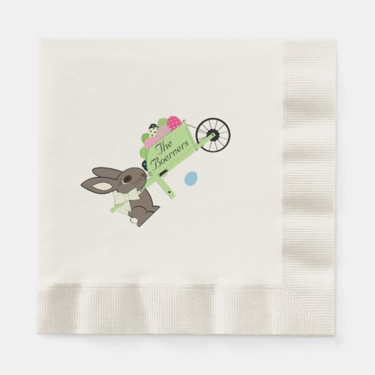 イースターラビットwウィーホイールバローオブエッグズナプキンス紙 縁ありランチョンナプキン (正面)