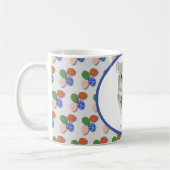 イースター卵を持ったかわいいハムスター コーヒーマグカップ (左)