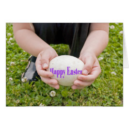 イースター卵を持つ子ども