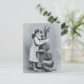 イースター旧式な郵便はがきの女の子愛バニー シーズンポストカード (スタンド正面)