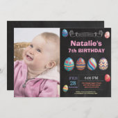 イースター誕生日の女の子のイースターエッグの写真の誕生日 招待状 (正面/裏面)