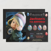 イースター誕生日ボーイイースターエッグフォト誕生日 招待状 (正面/裏面)