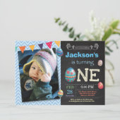 イースター誕生日ボーイイースター卵の最初の1日 招待状 (スタンド正面)